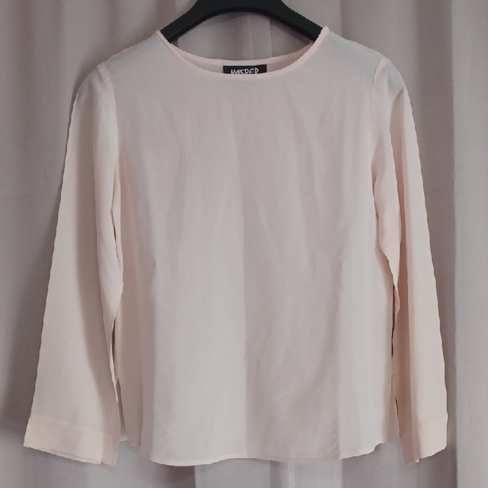Kasper Silk Long Sleeve Crewneck Top Semi-Sheer Soft Peach Side Slits Petite